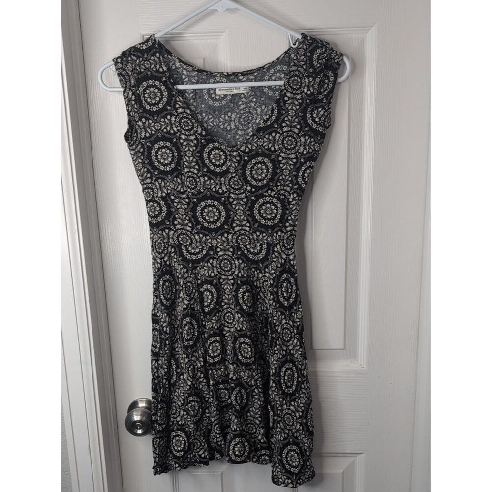 Abercrombie & Fitch Black and White Medallion Mini Dress Size XS